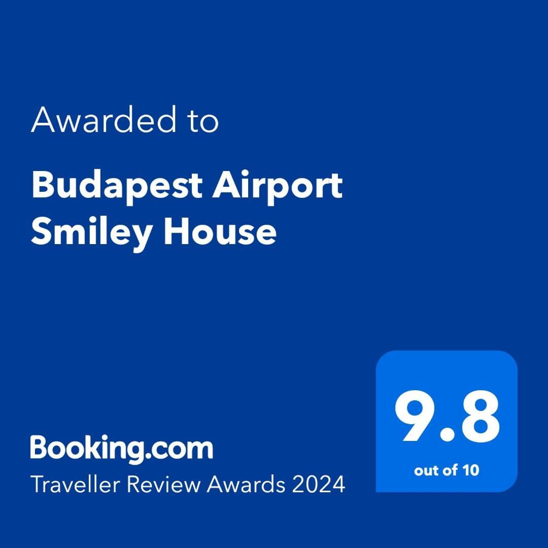 Budapest Airport Smiley House Gyal Exterior photo